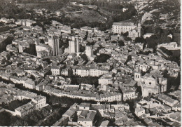 YO 6-(30) UZES - VUE GENERALE AERIENNE - CHATEAU DUCAL , CATHEDRALE , TOUR FENESTRELLE , EGLISE SAINT ETIENNE - 2 SCANS - Uzès