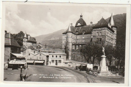 YO 19-(38) VIZILLE - LA PLACE DU CHATEAU ET MONUMENT DU CENTENAIRE - RESTAURANT DU CHATEAU - BANQUE NATIONALE  - 2 SCANS - Vizille