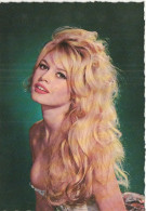 YO Nw33- BRIGITTE BARDOT (N° 33, 34 , 61 , 63 , 73 , 80 , 120 , 123, ) , D'APRES PHOTO SAM LEVIN ET PHOTO UFA - Attori