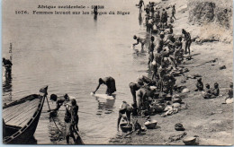 SOUDAN - Femmes Lavant Sur Les Berges Du Niger  - Soedan