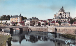 XU Nw-(53) MAYENNE - LES BORDS DE LA MAYENNE - L' EGLISE NOTRE DAME  ET LE CHATEAU - Mayenne