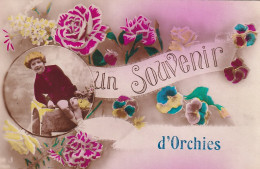 YO Nw-(59) UN SOUVENIR D'ORCHIES - CARTE FANTAISIE - DECOR FLORAL ET MEDAILLON AVEC ENFANT - Orchies