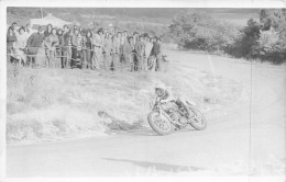 PILOTE MOTO BERNARD BERGER  SUR BSA 500 A PLUMELEC EN 1974  PHOTO  ORIGINALE 14X9CM - Deportes