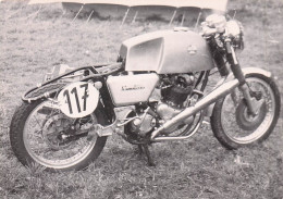 MOTO NORTON COMMANDO 750 FORET AUVRAY 1972  PHOTO  ORIGINALE 12X9CM - Sports