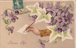 ZA 5-" BONNE FETE " - CARTE FANTAISIE GAUFREE AVEC FLEURS : VIOLETTES , LIERRE - MAIN ECRIVANT  - 2 SCANS - Andere & Zonder Classificatie