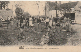 ZA 8-(45) FERRIERES EN GATINAIS - ECORCEURS D' OSIER - VIEUX METIER - ANIMATION - 2 SCANS - Artisanat