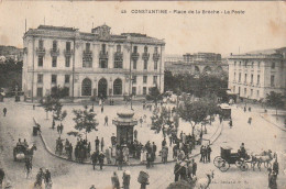ZA 19- CONSTANTINE ( ALGERIE ) - PLACE DE LA BRECHE - LA POSTE - ANIMATION - 2 SCANS - Constantine