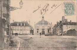 ZA 21-(53) MAYENNE - HOTEL DE VILLE - PLACE LOUIS DE HERCE - 2 SCANS - Mayenne