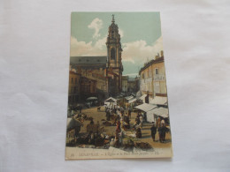 LUNEVILLE  ( 54 Meurthe Et Moselle ) L EGLISE ET PLACE SAINT JACQUES JOUR DE MARCHE  TRES ANIMEES COLORISER - Luneville