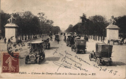 75 PARIS L'AVENUE DES CHAMPS ELYSEES ET LES CHEVAUX DE MARLY - Champs-Elysées