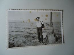 GREECE SMALL  PHOTO  POSTCARDS ΑΝΔΡΑΣ ΣΤΗΝ ΠΑΡΑΛΙΑ   MORE PURHASES 10% DISCOUNT - Greece