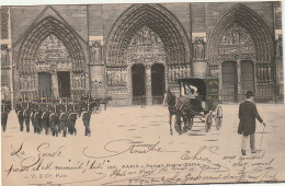 Z++ 4-(75) PORTAIL NOTRE DAME , PARIS  - ANIMATION - CARTE COLORISEE - MILITAIRES - 2 SCANS - Churches