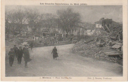 Z++ 11-(82) MOISSAC - LES GRANDES INONDATIONS DU MIDI ( 1930 ) - PLACE Ste BLANCHE - EDIT . BOUZIN , TOULOUSE - 2 SCANS - Moissac