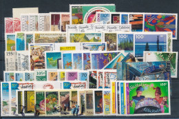 BD-399: Nelle CALEDONIE: Années 1998/99** N°747/811 (des Doubles + 3 Timbres Du Bloc N°20) - Neufs