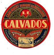 S  11- A ETIQUETTE DE FROMAGE-  CAMEMBERT  LE CALVADOS  FERNAND MARTIN  A ERNES    (CALVADOS) - Quesos