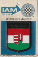 Z++ Nw- ( HUNGARY ) - WORLD PLAQUES - IAM DELUXE - PLAQUE AUTOMOBILE ADHESIVE SUR SUPPORT CARTONNE - Verkehr & Transport