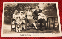 Famille Royale De Belgique - S.M. Le Roi Léopold III, La Reine Astrid Et Les Enfants Royaux Au Château De Stuyvenberg - Königshäuser