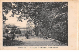 ANTIBES - Le Jardin De L'Hotel Terminus - Très Bon état - Antibes - Oude Stad