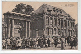 LE CATEAU : La Sortie Des écoles - Très Bon état - Le Cateau