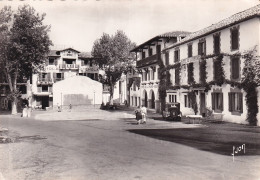 Z+ Nw-(64) ASCAIN - LE FRONTON , L'HOTEL DE LA RHUNE ET L'HOTEL ETCHOLA  - Ascain