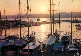 Navigation Sailing Vessels & Boats Themed Postcard Var Saint Tropez La Cote Des Maures - Velieri