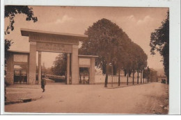 CHARLEVILLE : Avenue Pasteur Et Stade Municipal - Très Bon état - Charleville