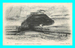 A853 / 101 76 - ETRETAT Grotte Du Trou à L'Homme - Etretat