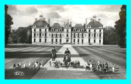 A853 / 243 41 - CHEVERNY Chateau Départ à La Chasse à Courre - Cheverny