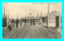 A851 / 515 14 - TROUVILLE Sur MER Sur La Jetée Promenade ( REPRODUCTION ) - Trouville