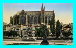 A841 / 271 57 - METZ Place De La Comédie Et Vue De La Cathédrale - Metz