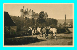 A839 / 217 60 - PIERREFONDS Chateau Coté Est ( Chevaux ) - Pierrefonds