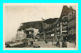 A873 / 409 76 - ETRETAT Terrasse D'Amont Et Hotel Des Roches Blanches - Etretat