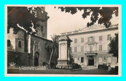 A864 / 403 83 - FREJUS La Mairie Et La Cathédrale - Frejus