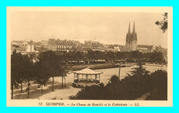 A860 / 173 29 - QUIMPER Le Champ De Bataille Et Cathédrale - Quimper