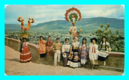 A858 / 561 MEXIQUE Porte Of The Many Oaxacan Regional Dresses Oaxaca - Mexique