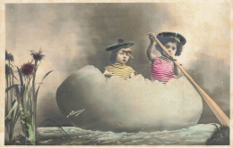 Surréalisme * Carte Photo Photo Montage * Enfants Dans Oeuf Bateau * Egg * Photographie Photographe - Photographs