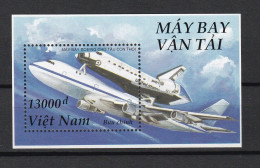Feuillet Neuf** MNH 1996 Viêt-Nam Vietnam Avion - Boeing Transportant La Navette Spatiale Mi:VN BL114, Yt:VN BF93 - Vietnam