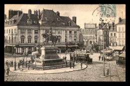 45 - ORLEANS - PLACE DU MARTROI - TRAMWAYS - Orleans