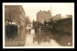 94 - IVRY-SUR-SEINE - INONDATIONS DE 1910 - SINISTRES QUITTANT LEURS DEMEURES - MARQUE "ETOILE" - Ivry Sur Seine