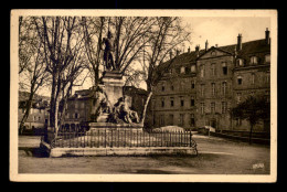 46 - SAINT-CERE - MONUMENT CANROBERT - Saint-Céré