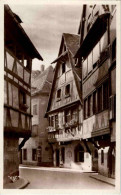 Strassbourg - La Rue Du Bain - Strasbourg