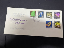 1-5-2024 (3 Z 32) FDC New Zealand - 1982 - Definitive Stones Issue - FDC