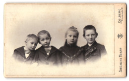 Fotografie Siegmund Trapp, Colberg, Promenade 19, Portrait Vier Niedliche Kinder In Hübscher Kleidung  - Personnes Anonymes
