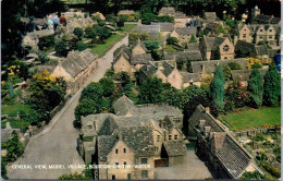 1-5-2024 (3 Z 33) UK - Model Village In Bourton-on-the-Water - Autres & Non Classés