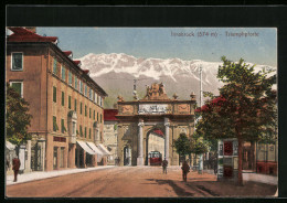 AK Innsbruck, Tiumphpforte Mit Strassenbahn  - Strassenbahnen