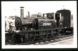Fotografie Britische Eisenbahn, Personenzug Mit Dampflok, Lokomotive Stepney Nr. 55  - Trains