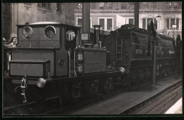 Fotografie Britische Eisenbahn, Rangierlok - Lokomotive Boxhill Rangiert Einen Tender  - Treinen