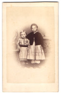 Fotografie Chr. Beitz, Arnstadt, Mädchen Mit Geschwisterkind In Modischer Kleidung  - Anonyme Personen