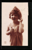 Foto-AK A. Noyer Nr. 4255: Kindchen Mit Schiebermütze  - Photographie