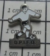 1315B  Pin's Pins / Beau Et Rare / SPORTS / FOOTBALL CLUB DPIFO - Calcio